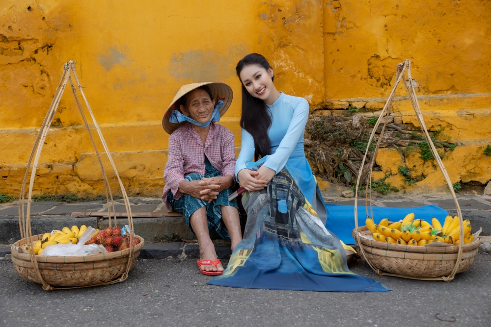 Đoàn Hồng Trang khoe vẻ nền nã, thuần Việt trước thềm cuộc thi Miss Global 2022