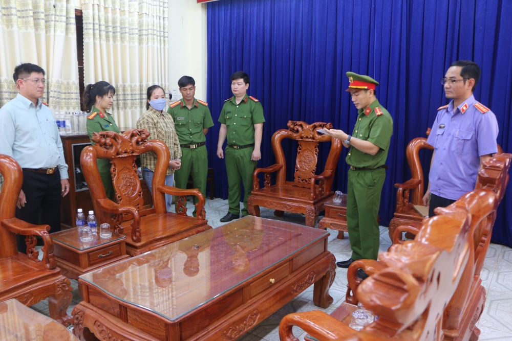 Bình Phước: Bắt nguyên kế toán Văn phòng HĐND và UBND huyện Bù Đăng tham ô hơn 1,5 tỷ đồng