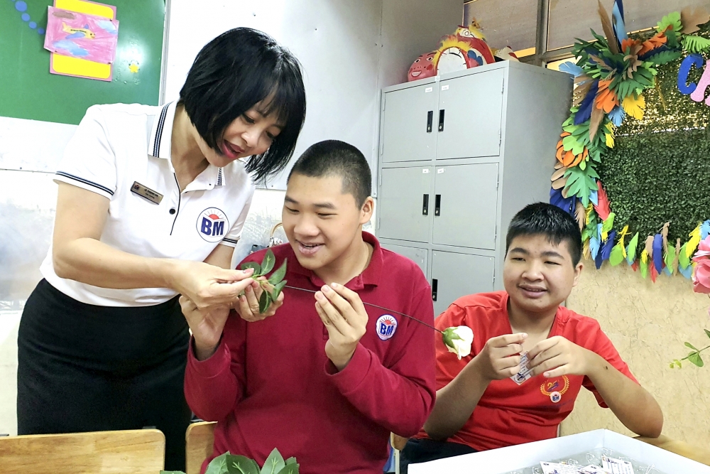 Dành trọn tình yêu cho học sinh khuyết tật