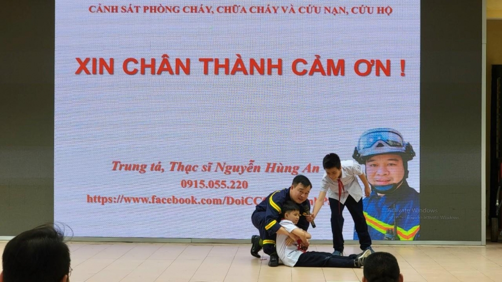 Quận Ba Đình: Nâng cao kỹ năng phòng cháy, chữa cháy cho học sinh