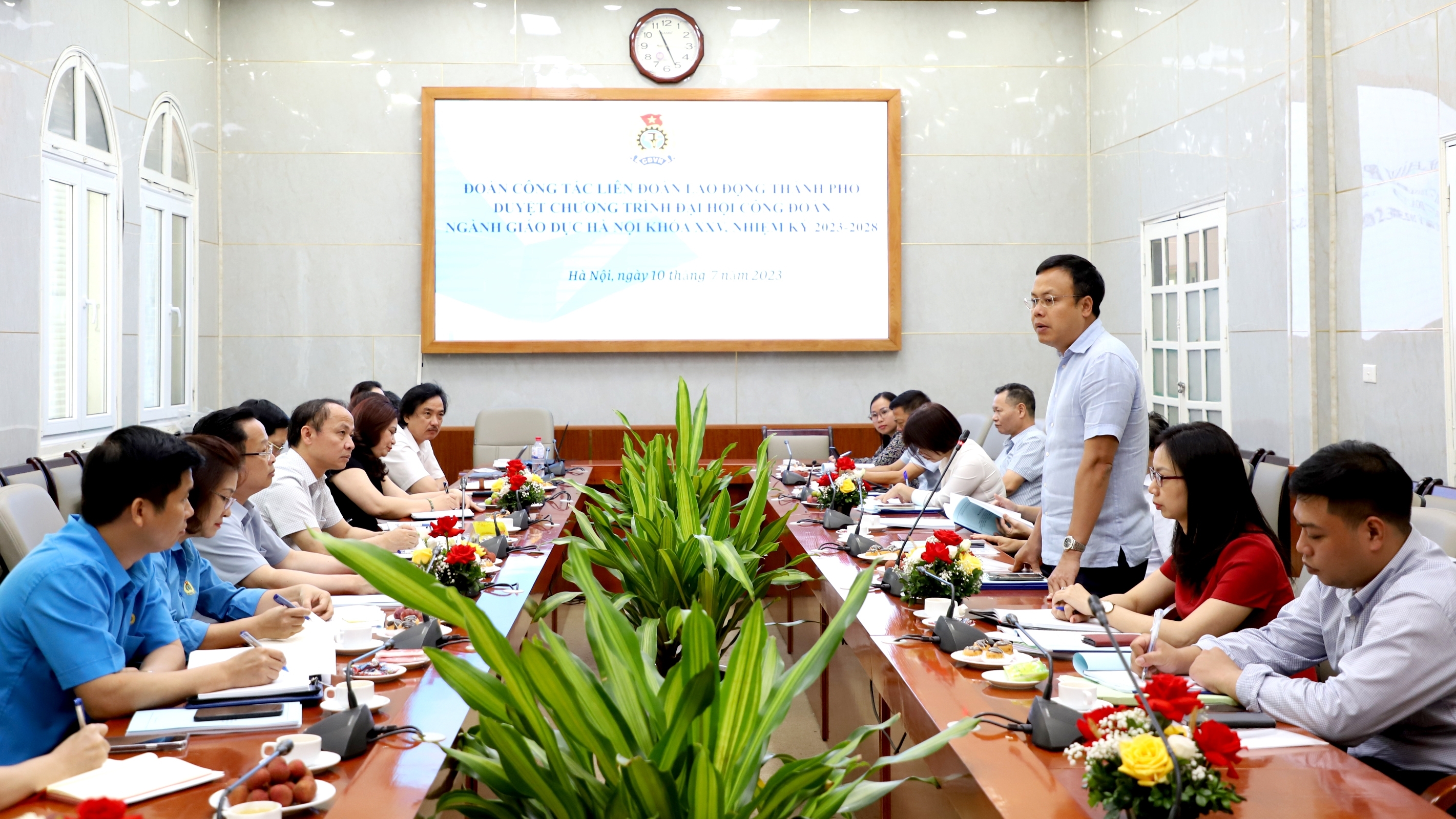 Lãnh đạo LĐLĐ thành phố Hà Nội duyệt chương trình Đại hội Công đoàn ngành Giáo dục Hà Nội lần thứ XXV