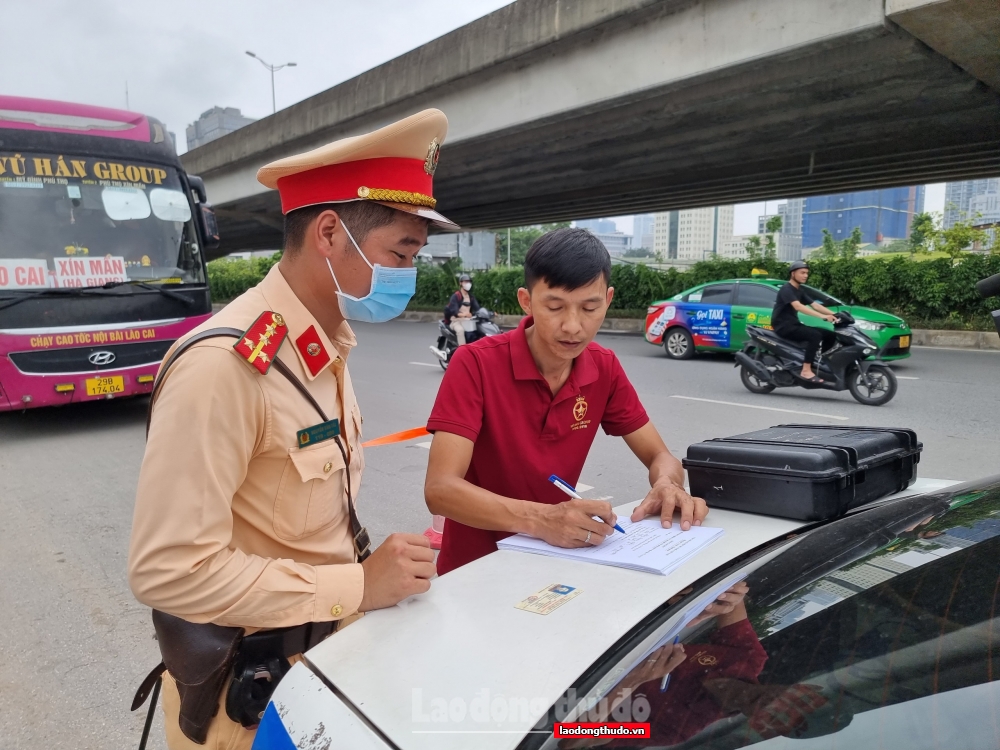 Công bố đường dây nóng tiếp nhận phản ánh trật tự an toàn giao thông dịp nghỉ lễ