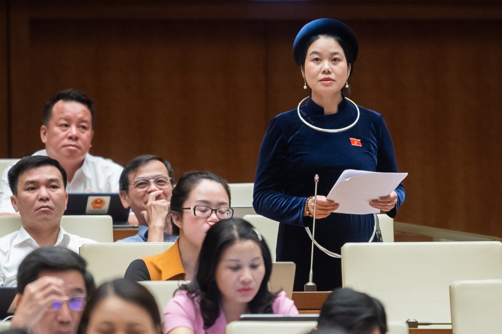 Đại biểu Quốc hội: Có hiện tượng cán bộ cấp xã ở miền núi phải nghỉ việc vì lương không đủ sống