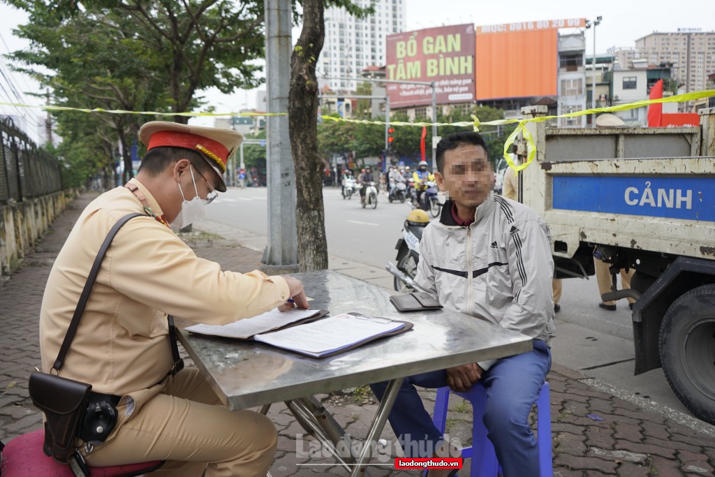 Xử lý 252 trường hợp vi phạm luật giao thông trong ngày 15/11