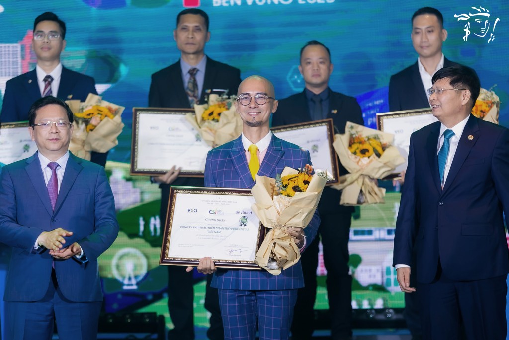 Prudential được vinh danh trong Top 100 doanh nghiệp bền vững 2023