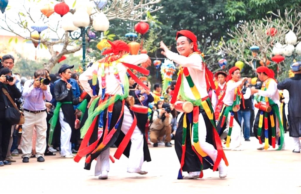 Về Triều Khúc nghe thanh âm làng cổ