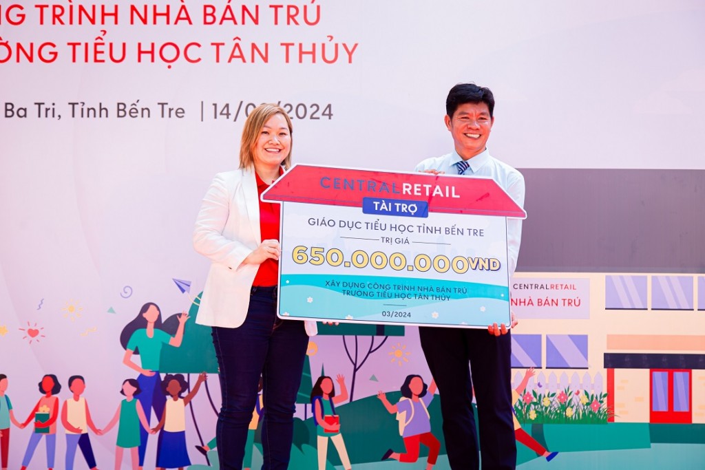 Bàn giao công trình nhà bán trú học sinh tại tỉnh Bến Tre