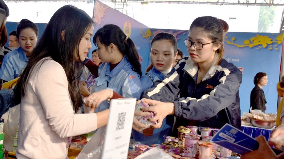 Đẩy mạnh Cuộc vận động “Người Việt Nam ưu tiên dùng hàng Việt Nam” trong các cấp Công đoàn Thủ đô