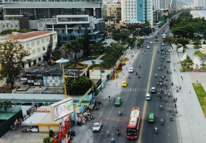 Chủ trương cấm xe 29 chỗ vào thành phố Nha Trang giờ cao điểm làm "nóng" hội nghị đối thoại với doanh nghiệp