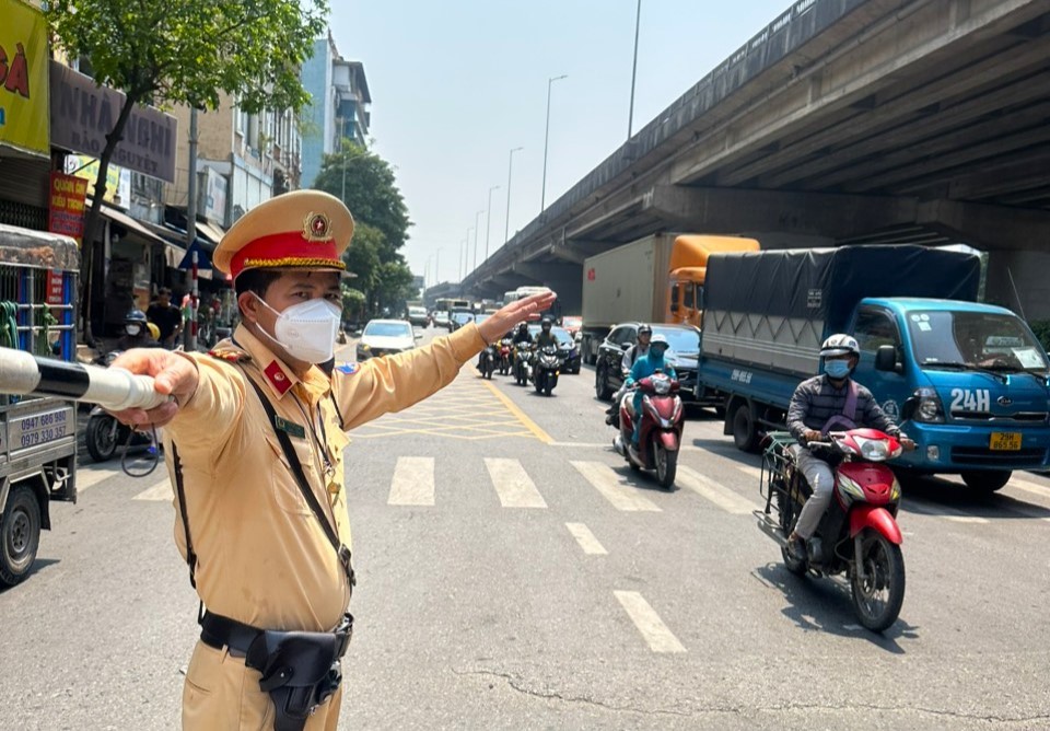 Kiểm tra ma túy, nồng độ cồn các lái xe trước khi xuất bến