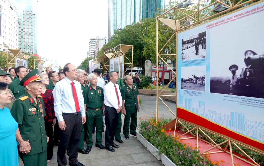 Thành phố mang tên Bác hướng về Điện Biên Phủ