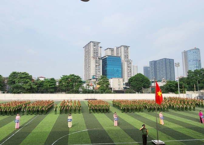 Công an quận Đống Đa kiểm tra điều lệnh, quân sự, võ thuật Công an nhân dân 2024