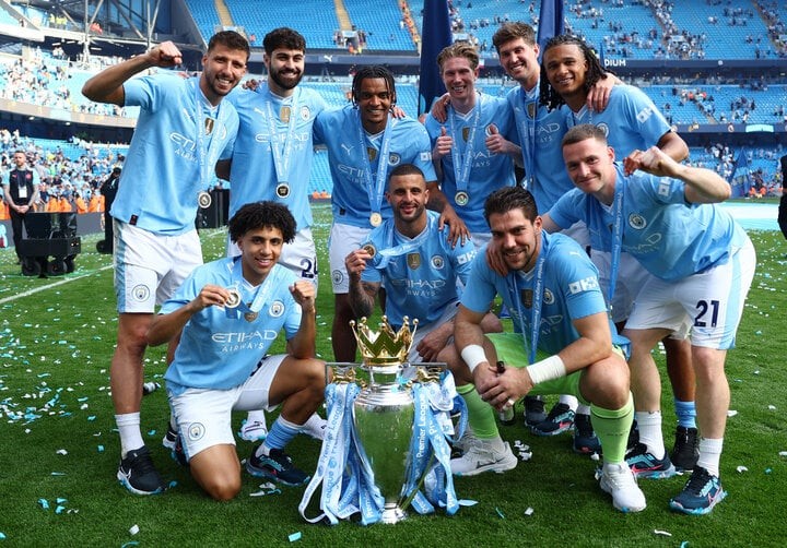 Man City lần thứ tư liên tiếp vô địch Ngoại hạng Anh