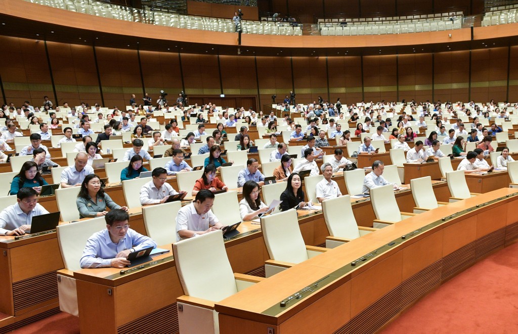 Quốc hội thảo luận về hai phương án hưởng bảo hiểm xã hội một lần