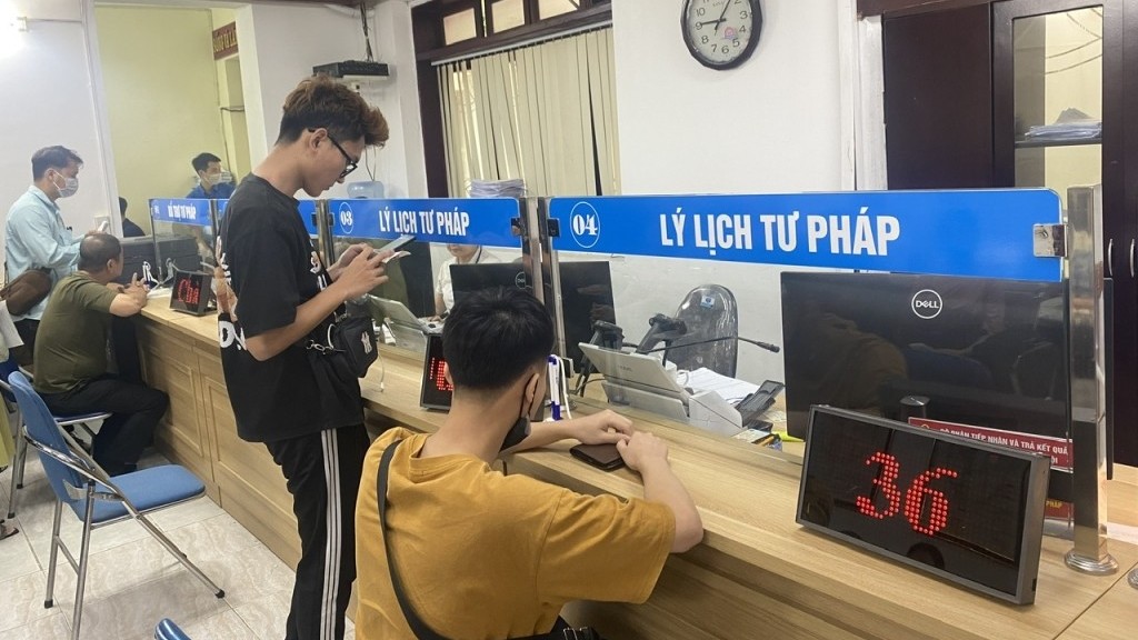 Từ 1/10, Hà Nội thí điểm cấp phiếu lý lịch tư pháp qua VneID