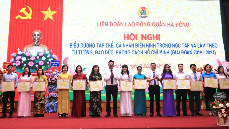 Hà Đông: Tuyên dương 45 tập thể, cá nhân học tập và làm theo Bác