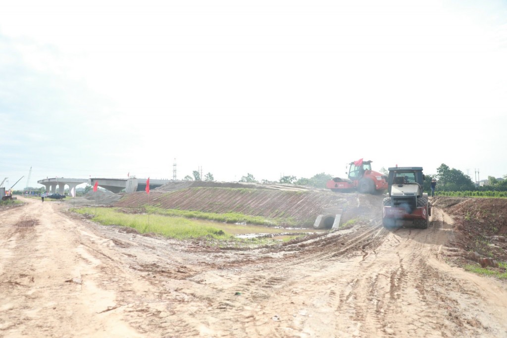 Hà Nội tăng tốc các dự án trọng điểm