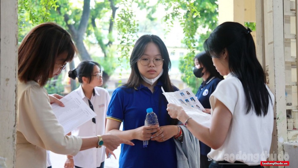 Chiều nay (27/6), thí sinh làm bài thi môn Toán