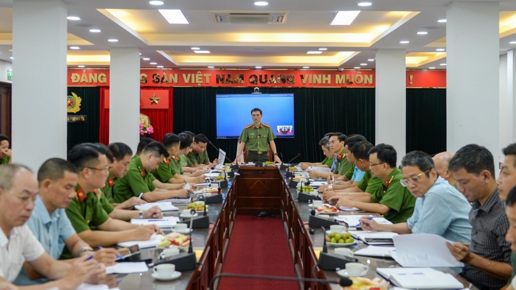 Xử lý vi phạm trật tự đô thị tại quận Hoàn Kiếm: "Hôm nay làm sạch, mai đâu lại vào đấy"