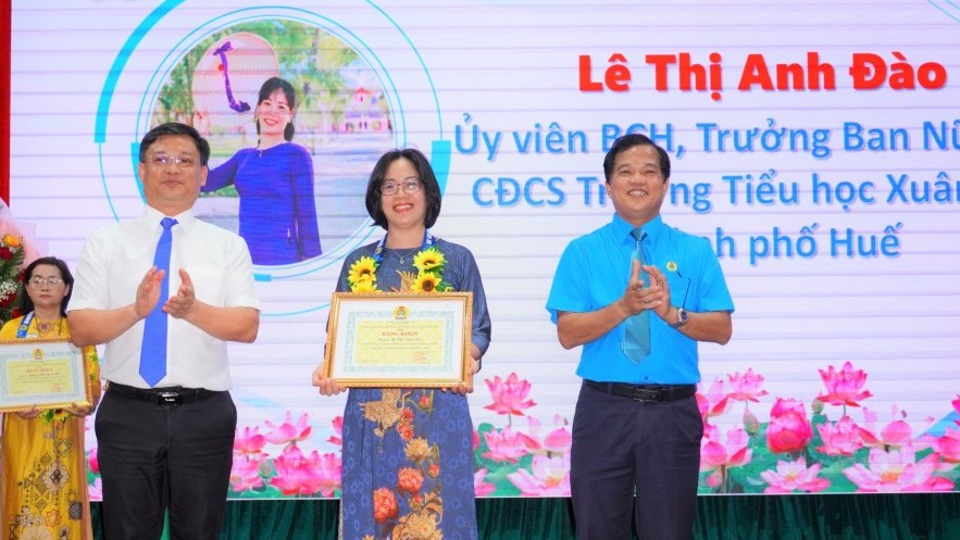 LĐLĐ tỉnh Thừa Thiên Huế biểu dương 75 cán bộ Nữ công tiêu biểu giai đoạn 2019 - 2024