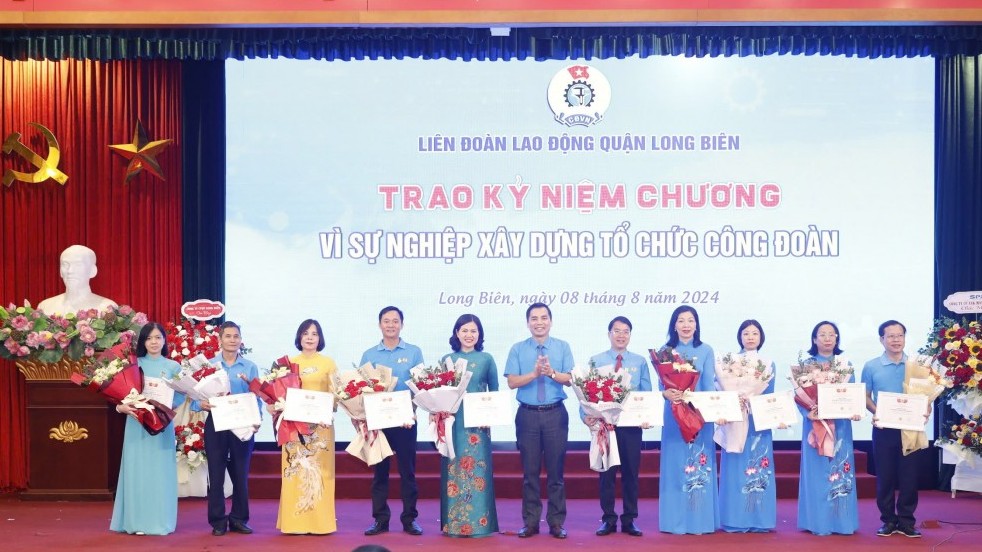 Tuyên dương 95 cán bộ Công đoàn cơ sở tiêu biểu quận Long Biên năm 2024