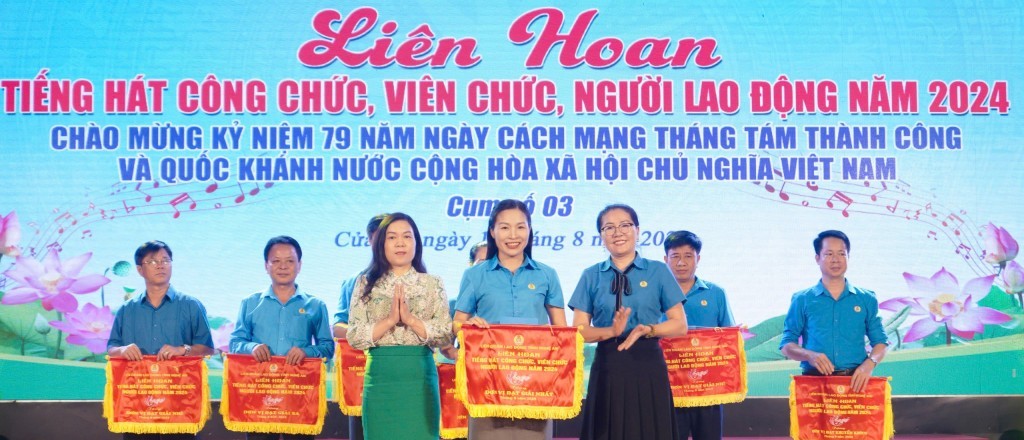 LĐLĐ thành phố Vinh giải Nhất Liên hoan Tiếng hát công chức, viên chức, lao động Cụm 3