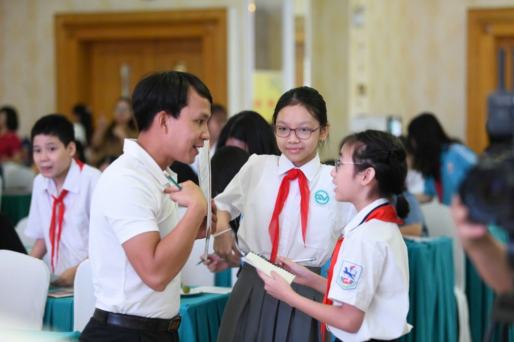 Tập huấn phân loại rác tại nguồn cho giáo viên, học sinh