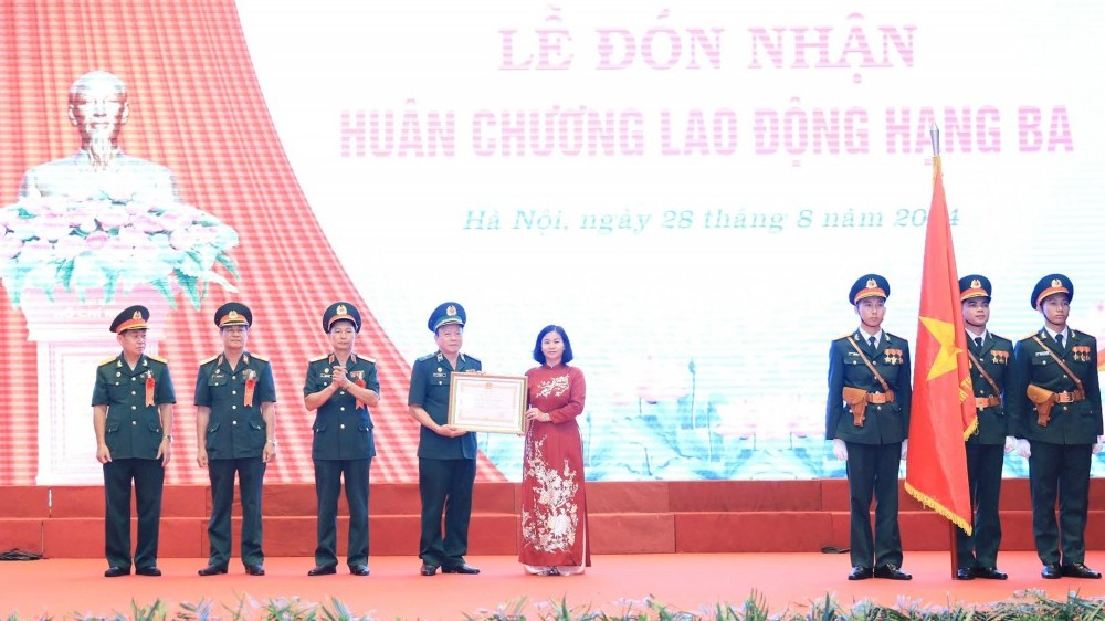 Hội Cựu chiến binh thành phố Hà Nội đón nhận Huân chương Lao động hạng Ba