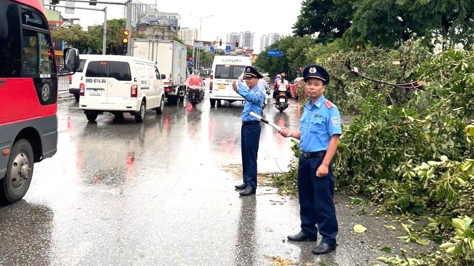 Thanh tra Sở GTVT Hà Nội: Tăng cường khắc phục hậu quả cơn bão số 3