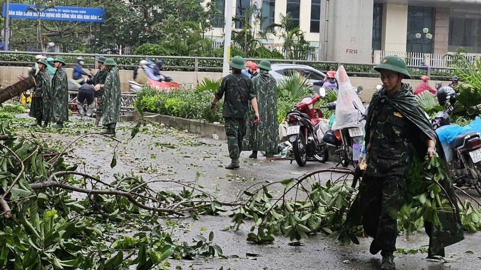 Quận Thanh Xuân: Nỗ lực khắc phục nhanh các sự cố sau bão