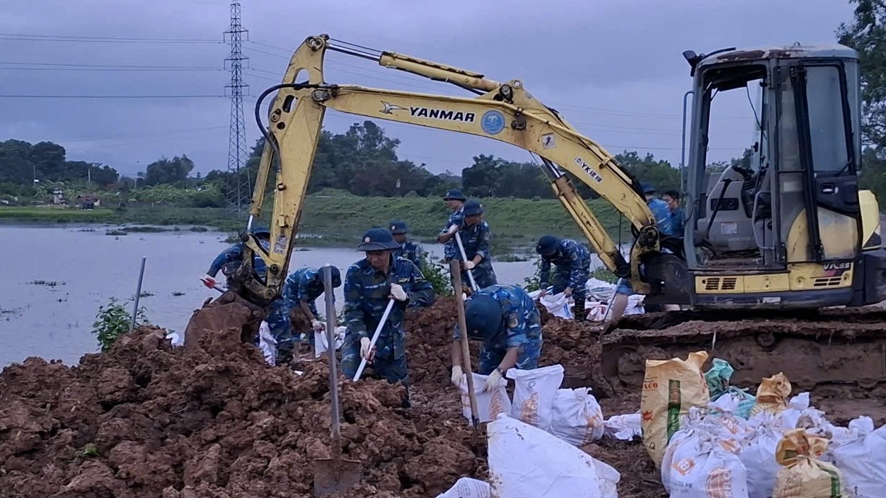 Đông Anh: Chủ động ứng phó với mưa lũ theo phương châm “4 tại chỗ”