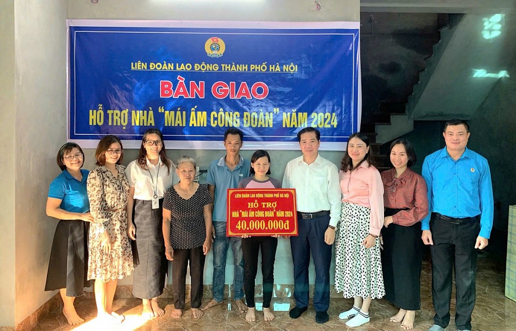 LĐLĐ Thành phố bàn giao nhà “Mái ấm Công đoàn” cho đoàn viên Lê Thị Thúy