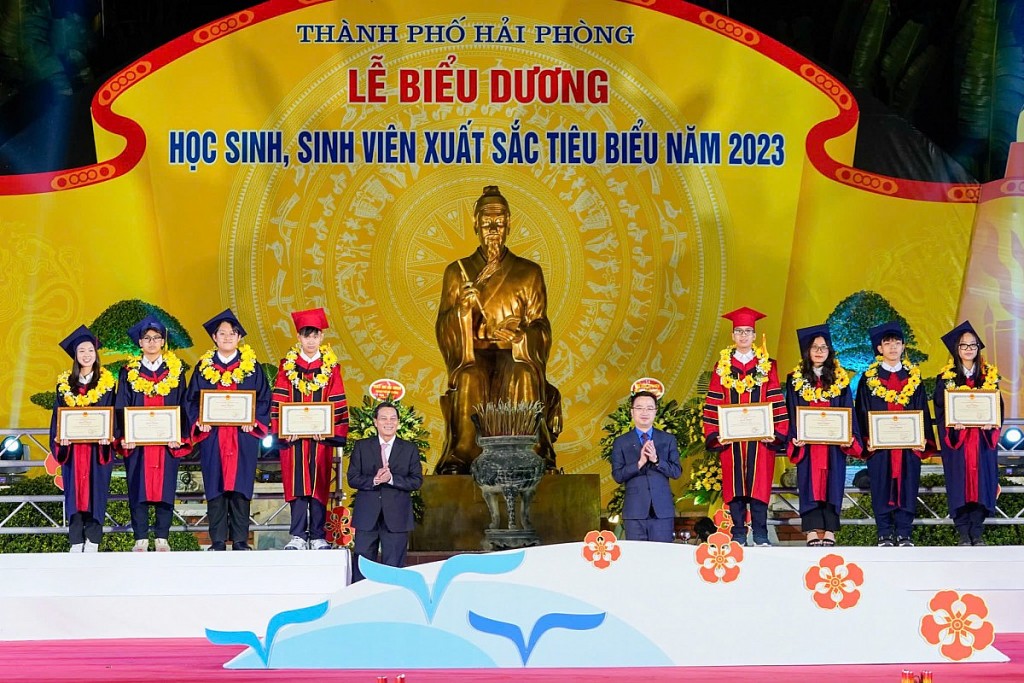 Lễ biểu dương học sinh, sinh viên xuất sắc tiêu biểu thành phố Hải Phòng năm 2024  sẽ diễn ra vào ngày 9/11