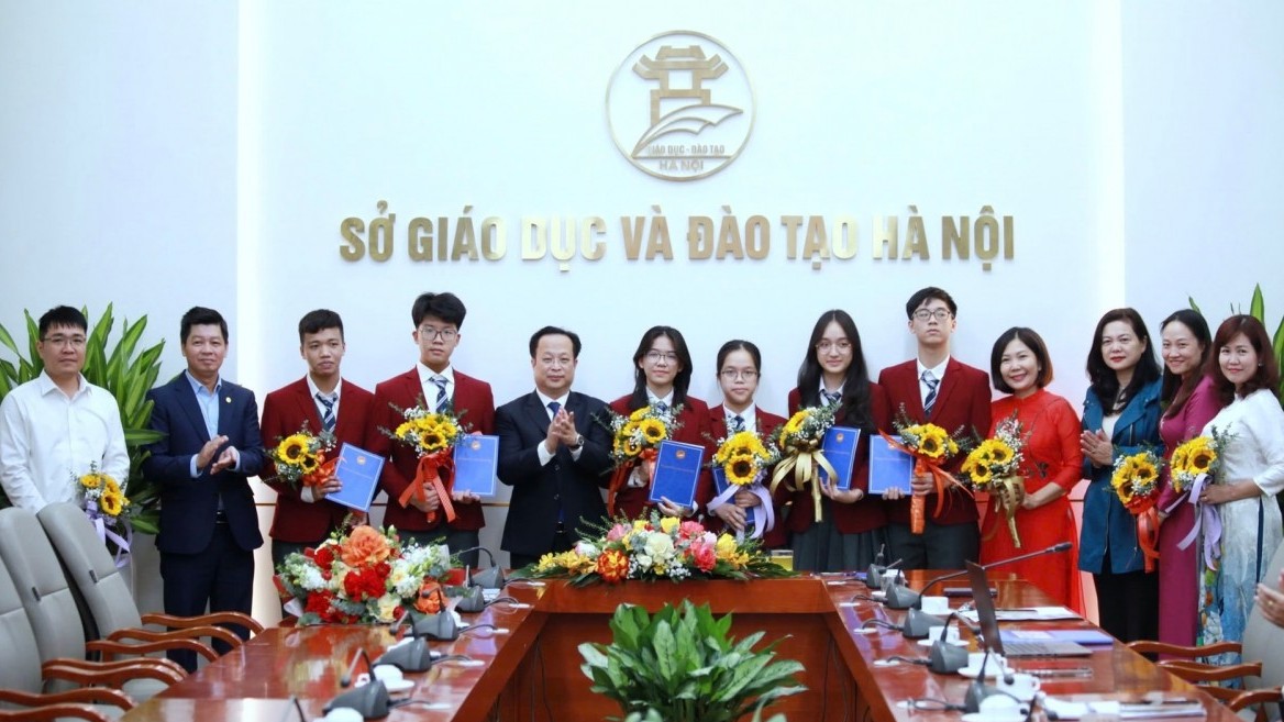 6 học sinh Hà Nội tham dự kỳ thi Olympic khoa học trẻ quốc tế năm 2024