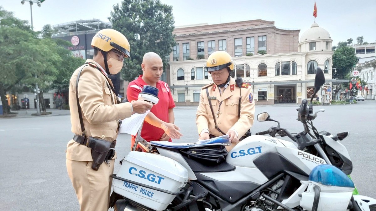 Xử lý nghiêm vi phạm, đảm bảo an toàn giao thông dịp cuối năm