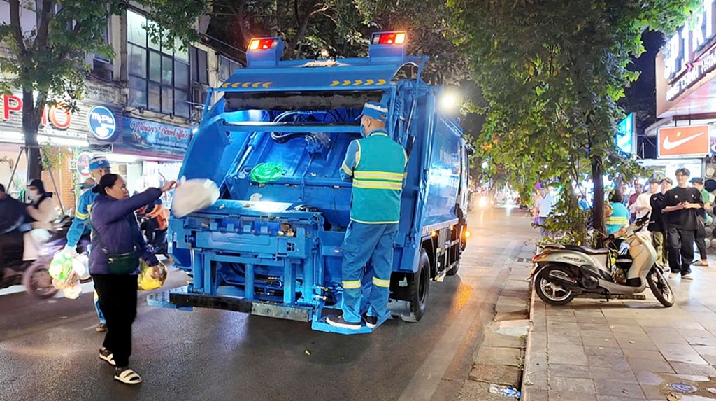 “Đẹp hóa” công tác thu, gom rác