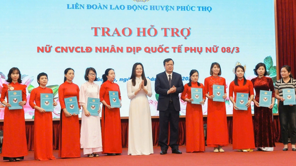 LĐLĐ huyện Phúc Thọ tổ chức nhiều hoạt động thiết thực nhân dịp 8/3