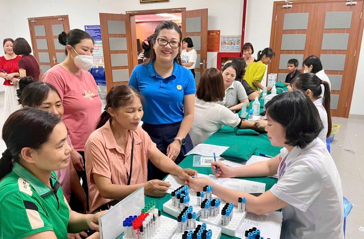 Khám sức khỏe miễn phí: Hành động thiết thực trong Tháng Công nhân