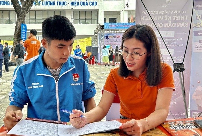 Gần 3.000 vị trí, mức lương hấp dẫn tại Phiên giao dịch việc làm quận Nam Từ Liêm năm 2025