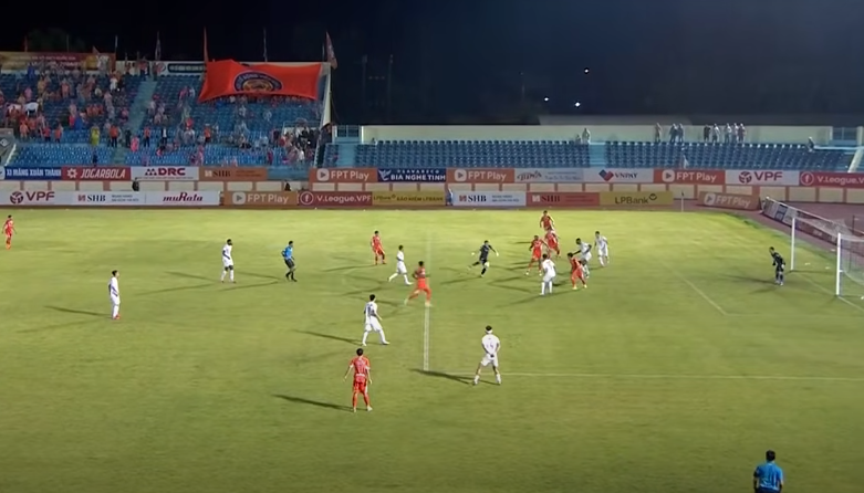 Bùi Tiến Dũng ghi bàn phút bù giờ, Đà Nẵng thắng "chung kết ngược" 3-1