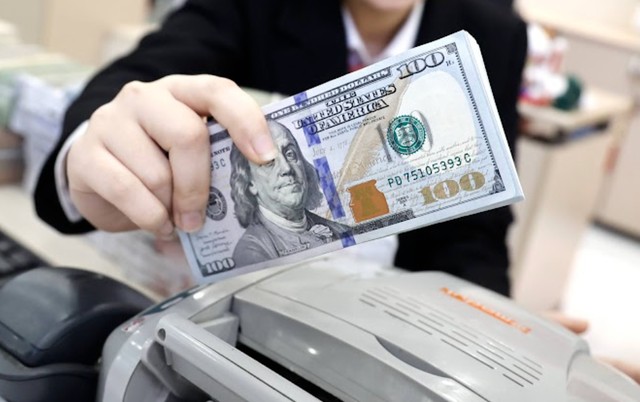 Dự báo đồng USD tuần tới chịu áp lực lớn từ chính sách thuế quan của Mỹ