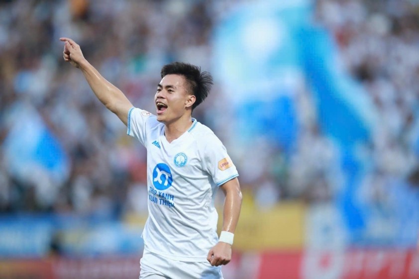 Thắng Thanh Hóa 2-1, Nam Định tiến sát ngôi vô địch V.League 2025