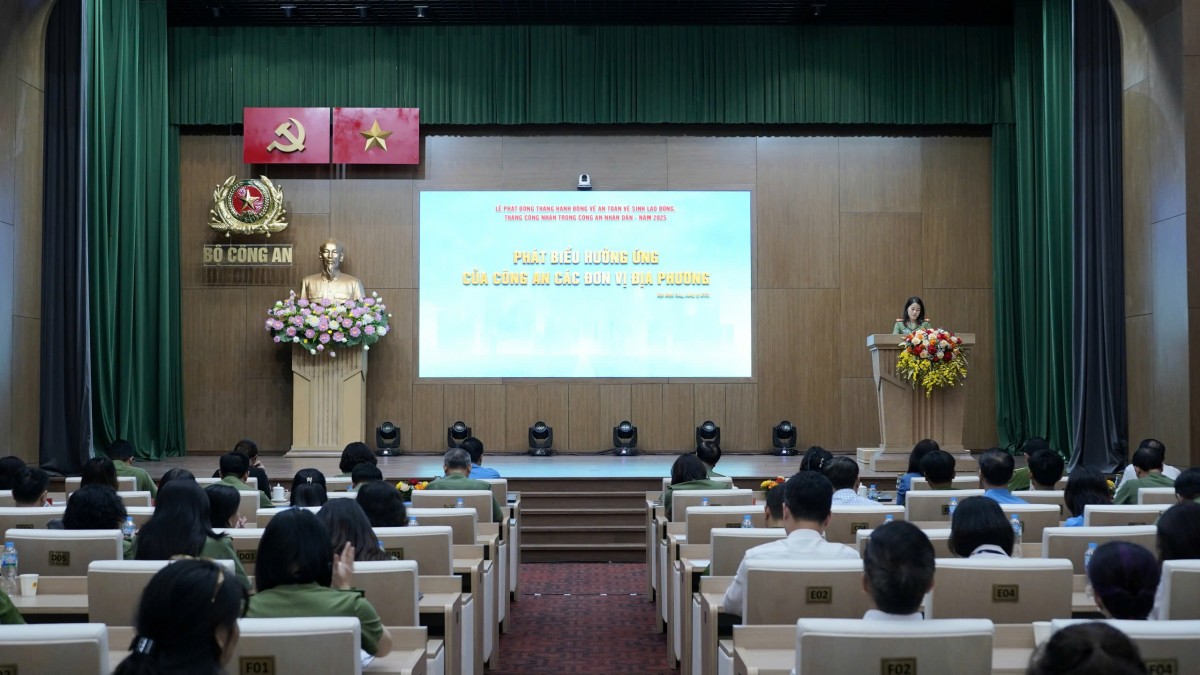 Đẩy mạnh chăm lo người lao động, bảo đảm ATVSLĐ trong lực lượng Công an nhân dân