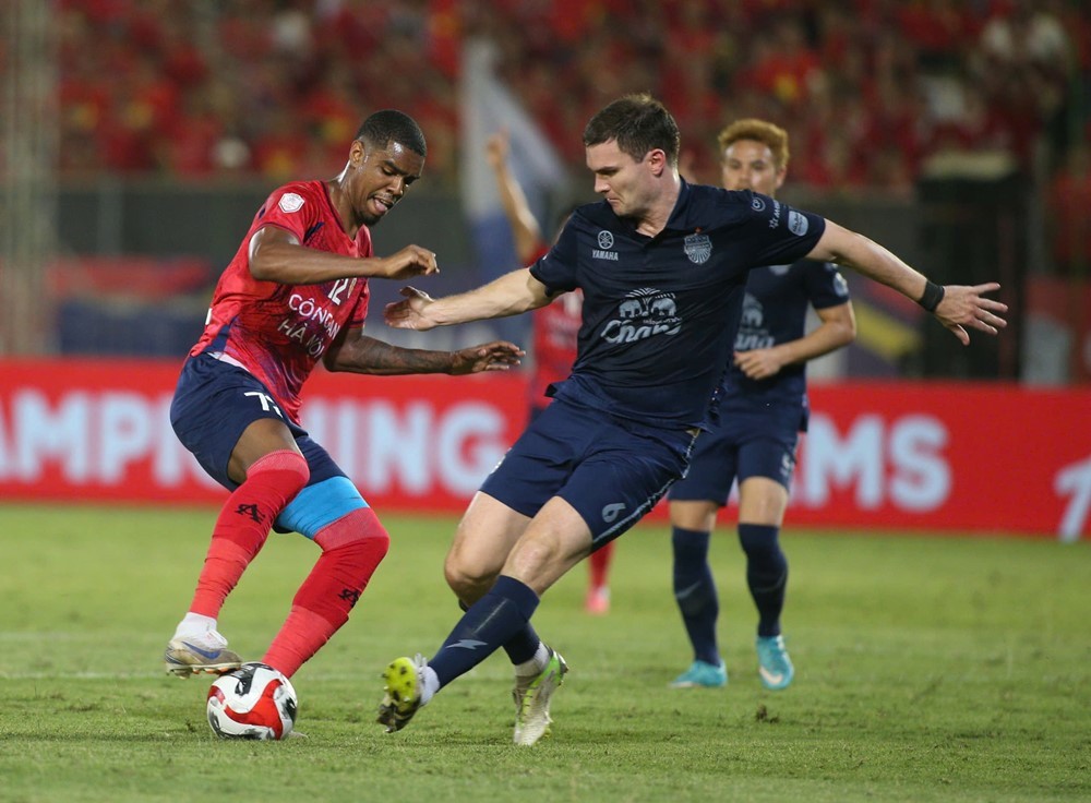Chung kết lượt đi Shopee Cup: Công an Hà Nội bị Buriram cầm hòa 2-2 đầy tiếc nuối