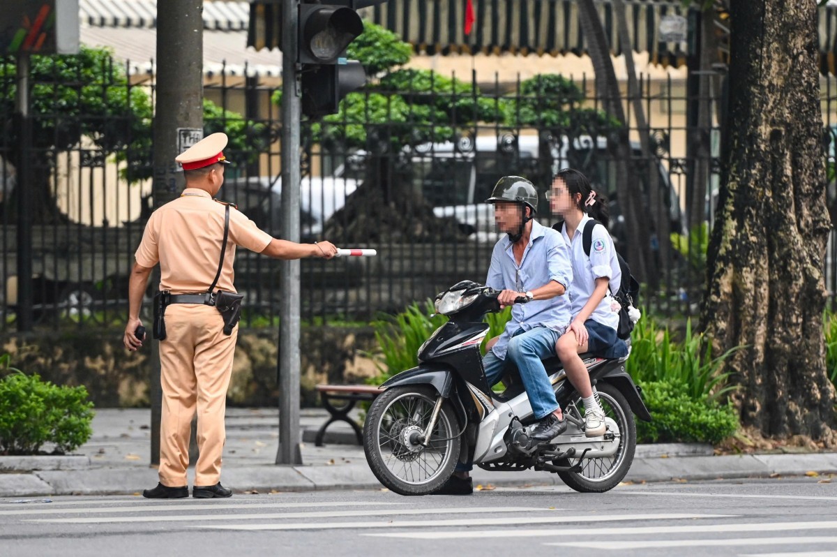 Quyết liệt để tạo chuyển biến rõ rệt về an toàn giao thông và trật tự đô thị