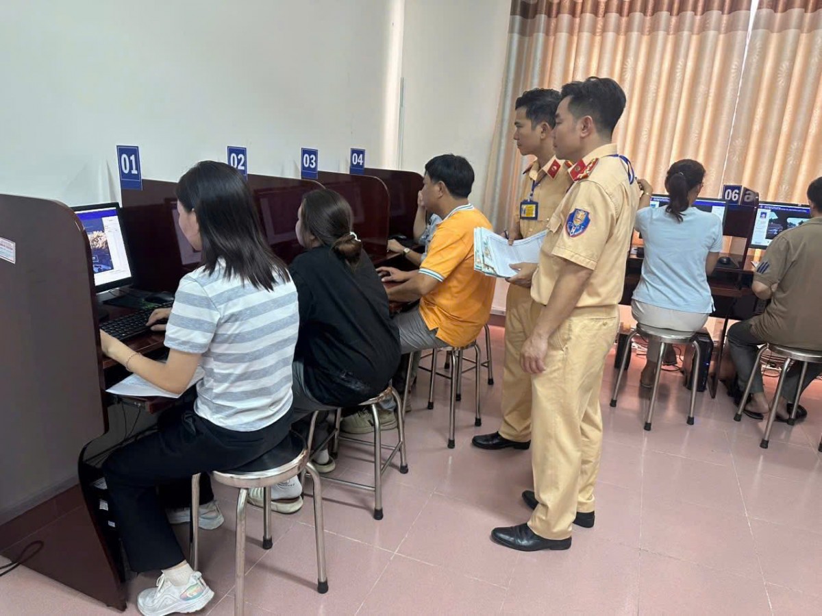 Công an Đồng Nai và TP.HCM lần đầu tiên tổ chức kỳ thi sát hạch, cấp GPLX
