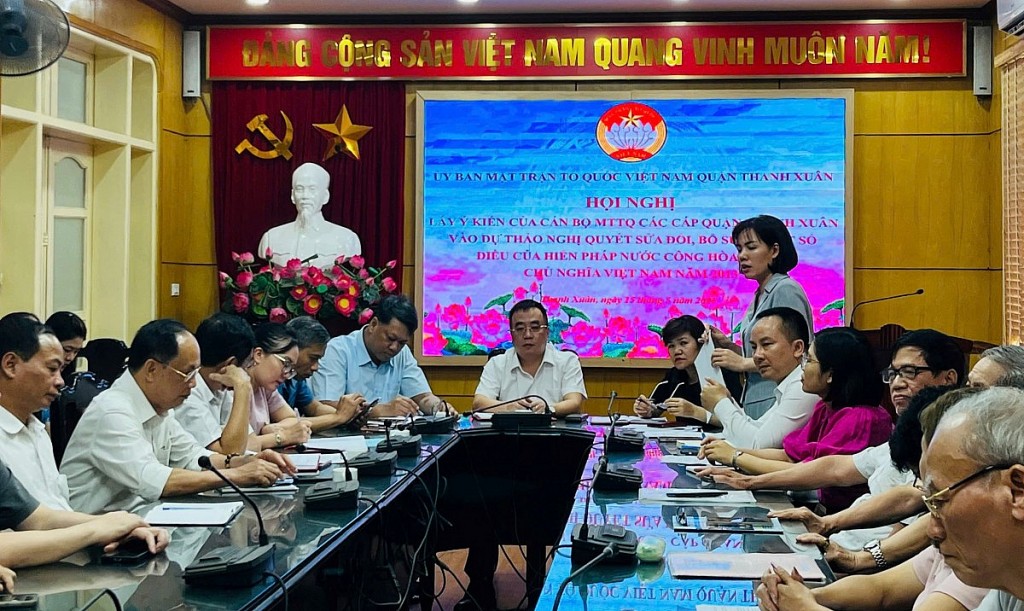 Chủ động tổ chức thảo luận, lấy ý kiến Nhân dân góp ý sửa đổi Hiến pháp năm 2013