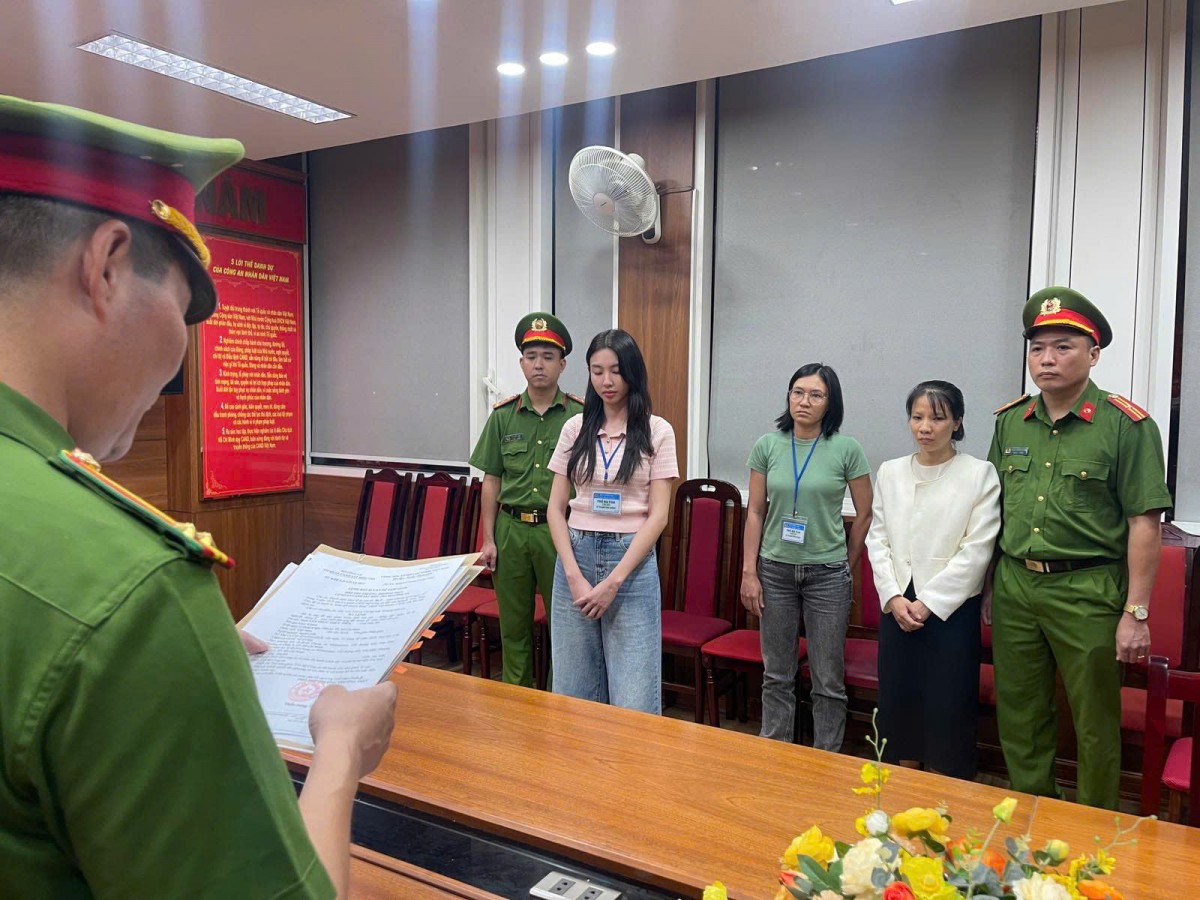Bắt tạm giam hoa hậu Nguyễn Thúc Thùy Tiên