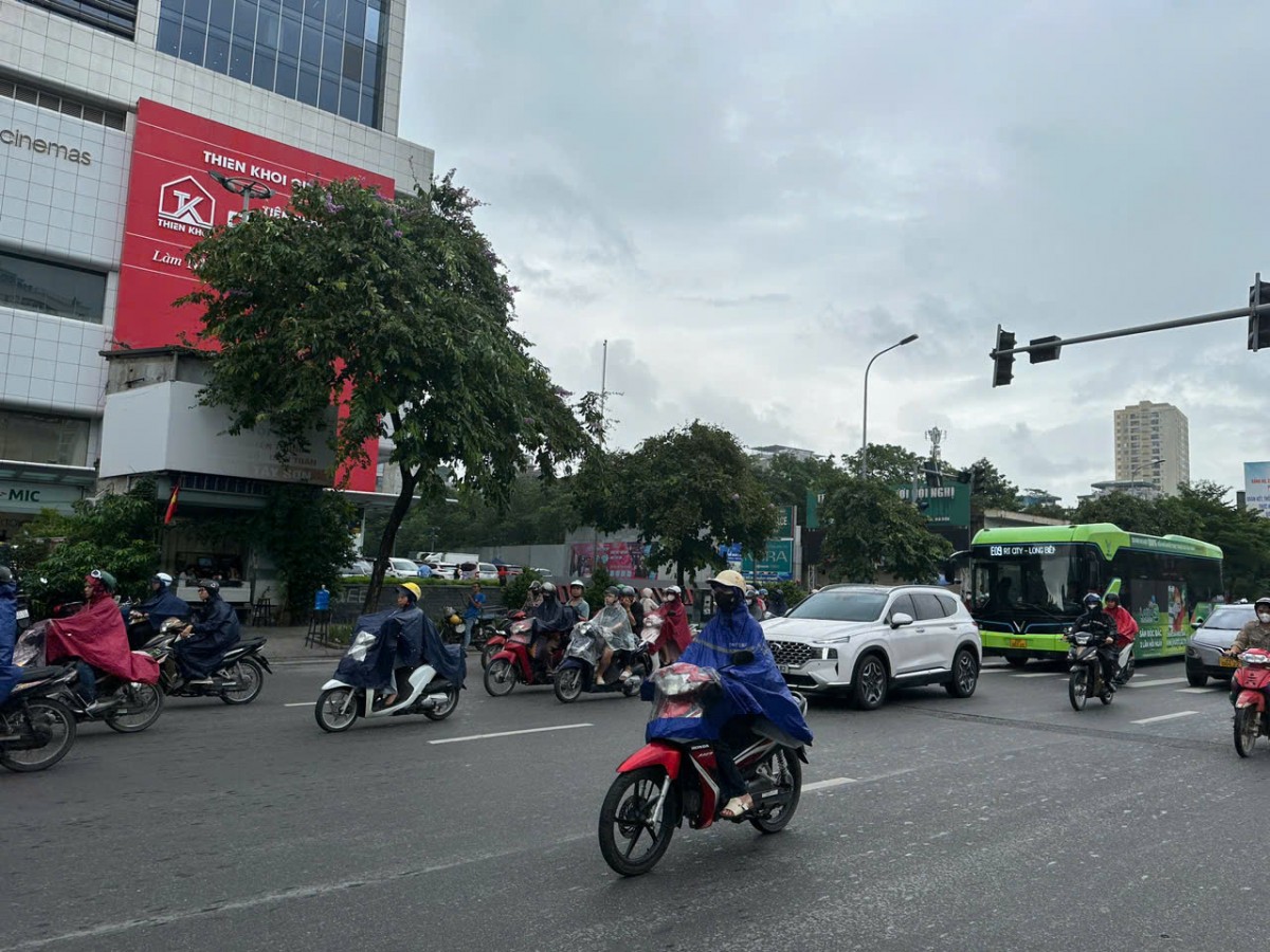 Dự báo thời tiết Hà Nội ngày 25/7: Mưa dông rải rác