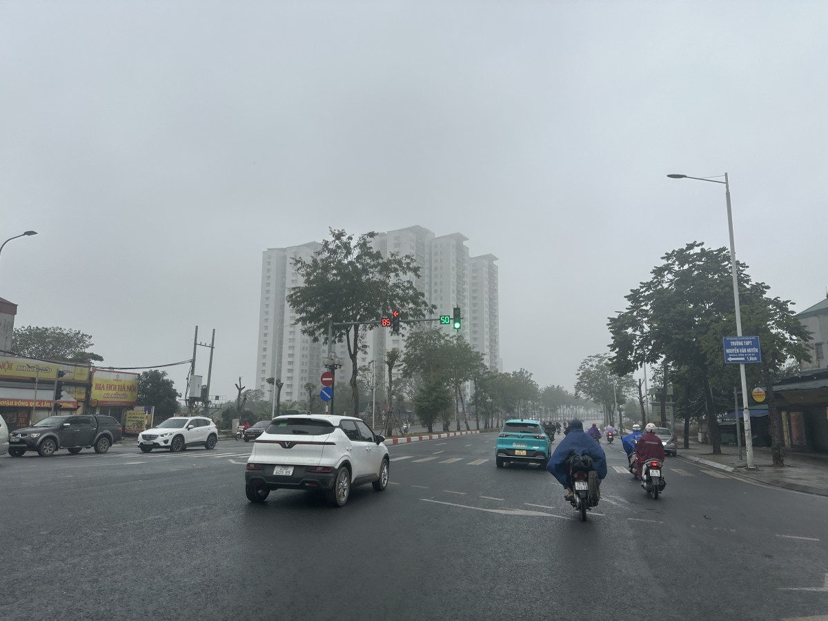 Dự báo thời tiết Hà Nội ngày 14/12: Mưa rào rải rác, trời lạnh